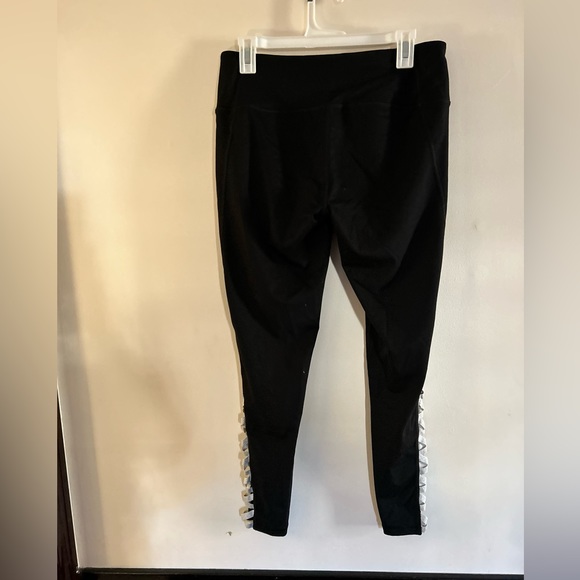 Victoria’s Secret Sport Leggings - Picture 2 of 4